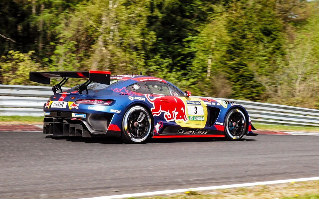 Verstappen pierde la victoria en la clasificación de 24 h de Nürburgring por fallo técnico