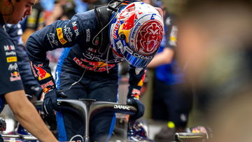 Verstappen richt zich tot F1-fan: "Het wordt behoorlijk bizar"