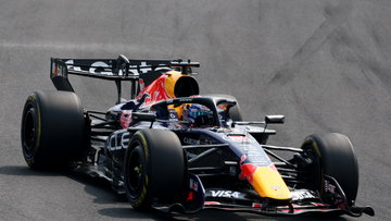 Verstappen maakt kleine opmars in Japan, Antonelli pakt twee op een rij