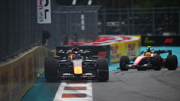 Mekies deelt complimenten uit aan Verstappen: "Max geeft nooit op"