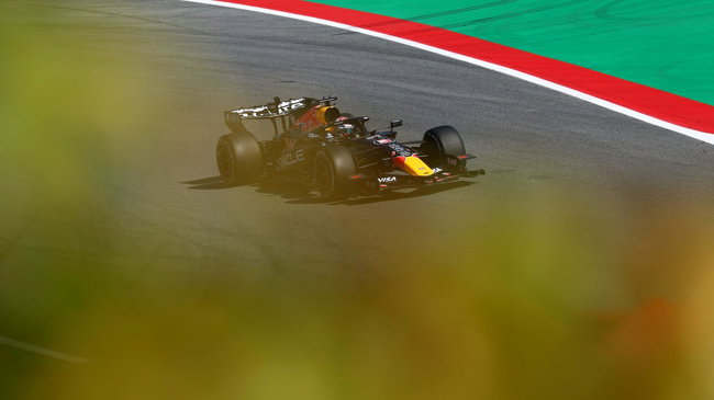 برشلونة ، إسبانيا - 12 يونيو: ماكس فيرستابين من هولندا يقود (3) Oracle Red Bull Racing RB22 Red Bull Ford على المسار الصحيح أثناء التدريب قبل سباق الجائزة الكبرى F1 في برشلونة-كاتالونيا في حلبة برشلونة-كاتالونيا في 12 يونيو 2026 في برشلونة، إسبانيا. (تصوير كلايف روز / غيتي إيماجز) // Getty Images / Red Bull Content Pool // SI202606120283 // الاستخدام للاستخدام التحريري فقط //