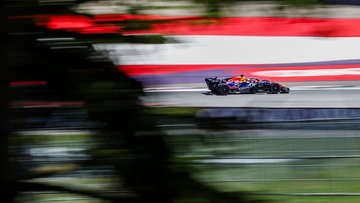 Russell schuift Verstappen ondanks crash ook naar voren: "Zeker met die update"