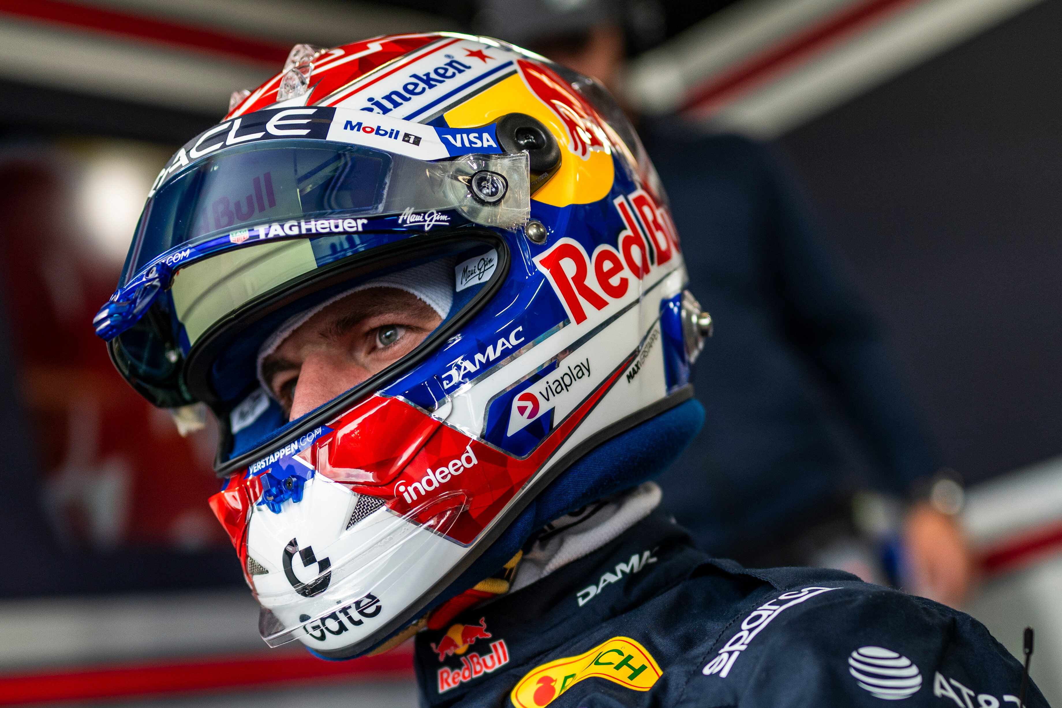 Verstappen in 'Max vs 100'