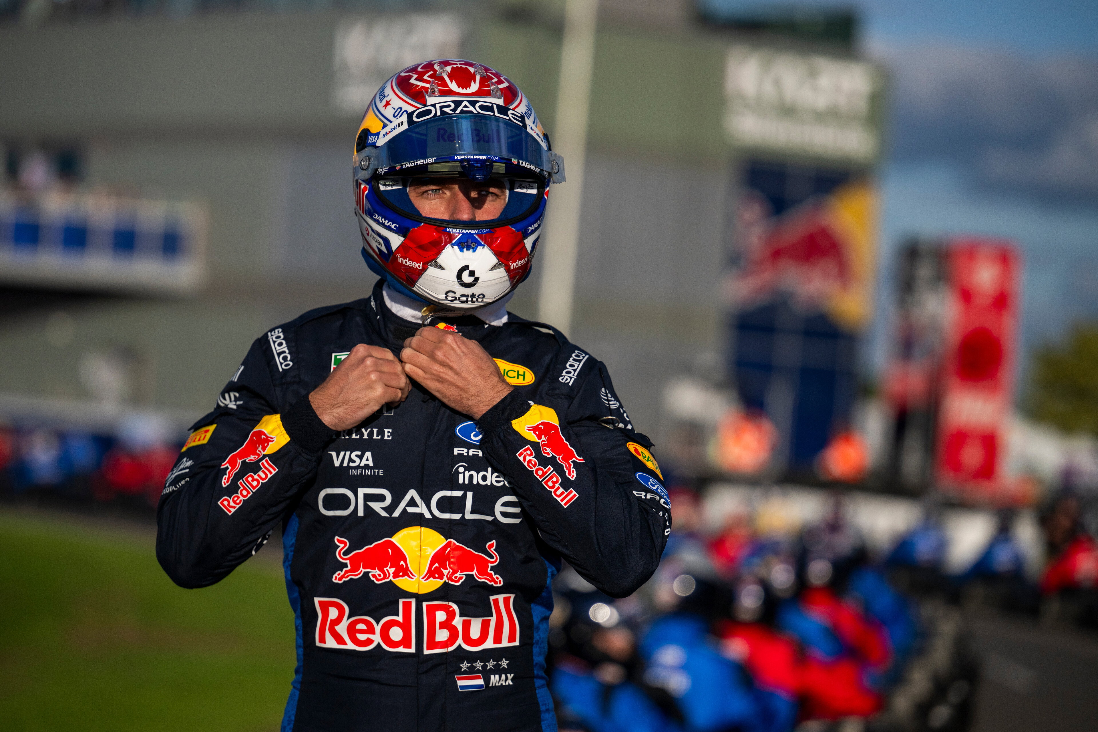 Verstappen in 'Max vs 100'
