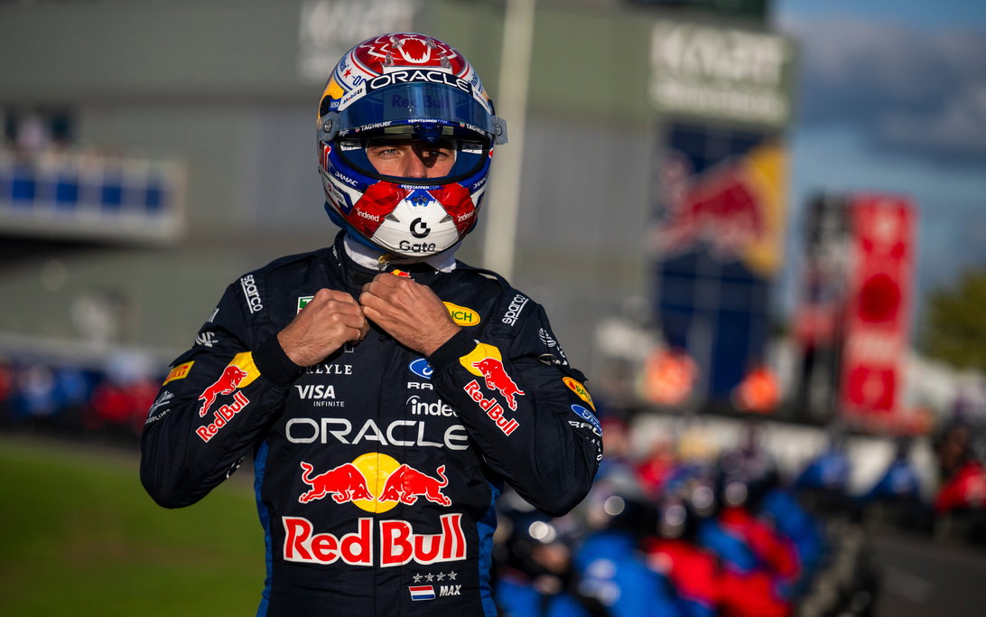 Verstappen in 'Max vs 100'