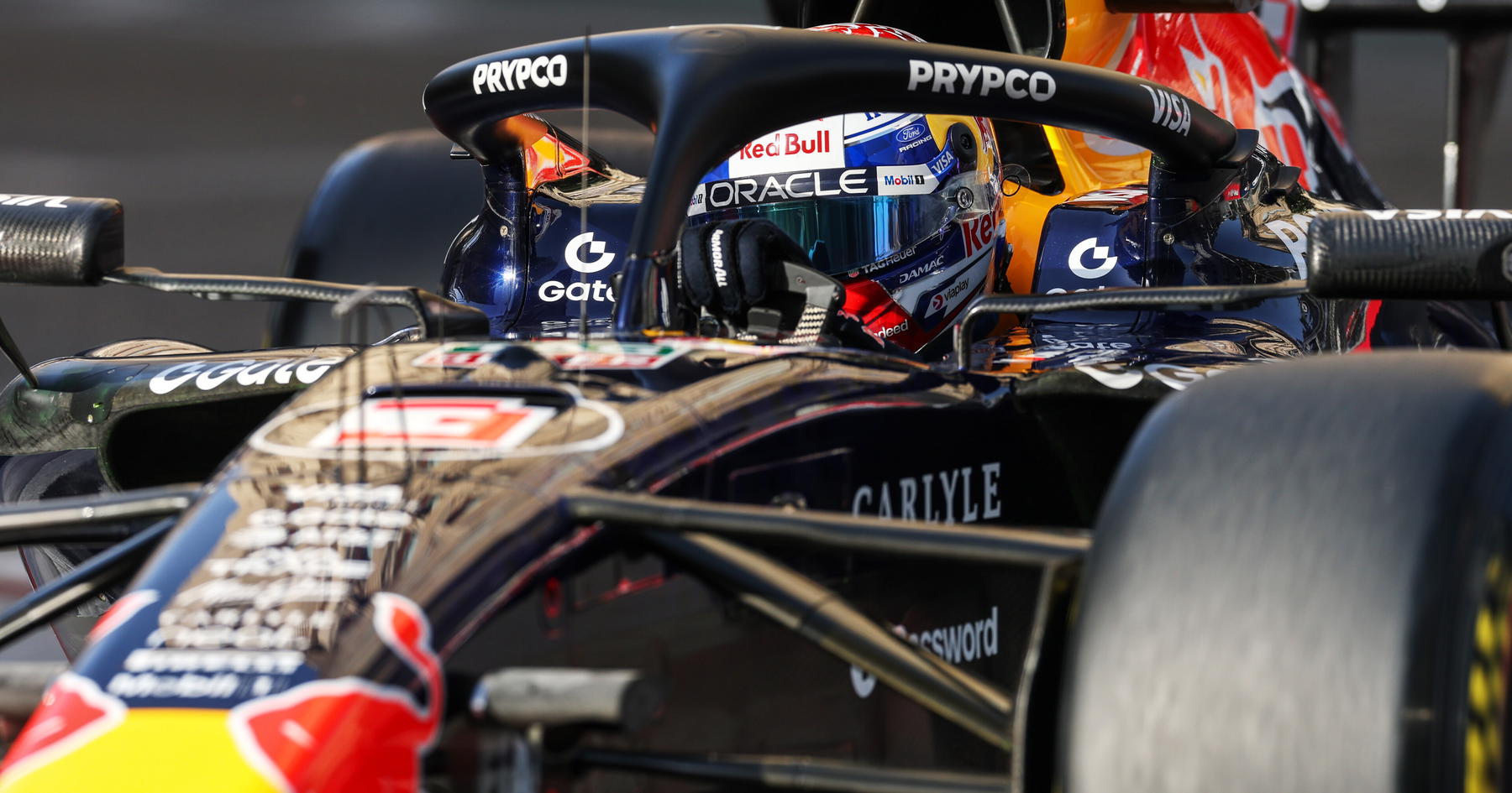 Max Verstappen threatens in Red Bull 'kangaroo' as Mercedes Baku dominance ends