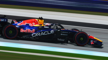 Verstappen doet wenkbrauwen fronsen met statement in eerste vrije training