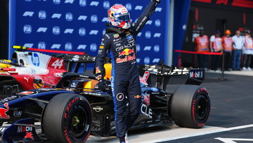 Verstappen door het dolle heen na weergaloze pole in Maleisië