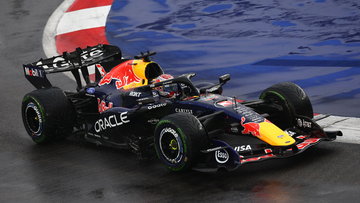 Verstappen heer en meester tijdens verraderlijke sprintrace Singapore
