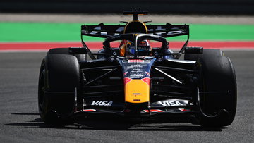 Verstappen in Ferrari-sandwich in afsluitende training Austin