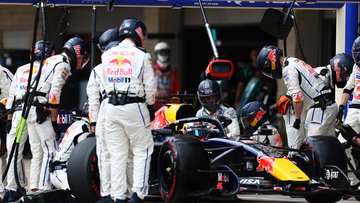 Red Bull reageert op kritiek Verstappen: "Dat was niet de standaardoptie"