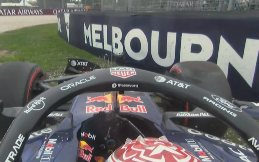 Verstappen Crashes in Australian GP Qualifying, Will Start from Back of Grid