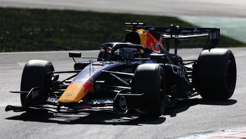 Verstappen vecht en verliest, Gasly zorgt voor sensatie in Italië