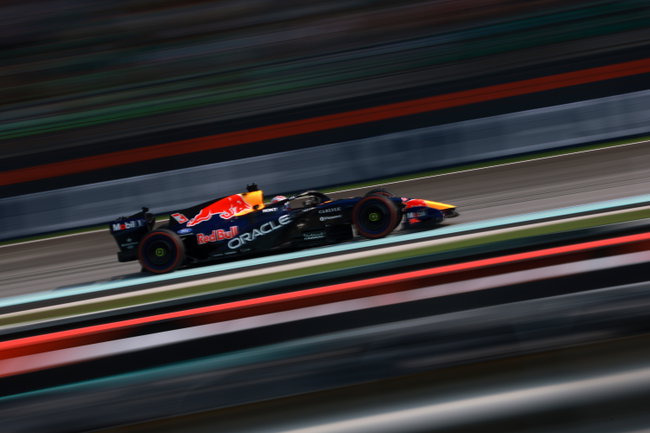 Motorsport - Formula One World Championship - Bahrain Grand Prix - Qualifying Day - Sepang, Malaysia
