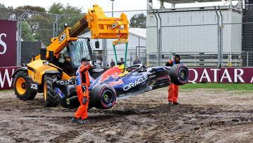 Verstappen tast in het duister over 'vreemde' crash: "Nog nooit meegemaakt!"