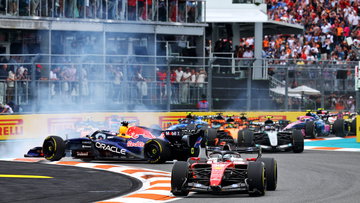 Montoya niet onder de indruk van reddingsactie Verstappen: "Noem je dat talent?"