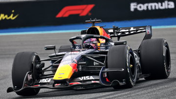 Verstappen vecht zich knap terug na zeldzame fout, Antonelli wint GP Miami