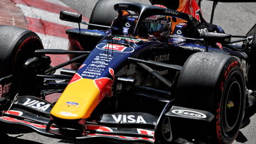 Verstappen zweert steeds meer toekomstige trouw aan Red Bull