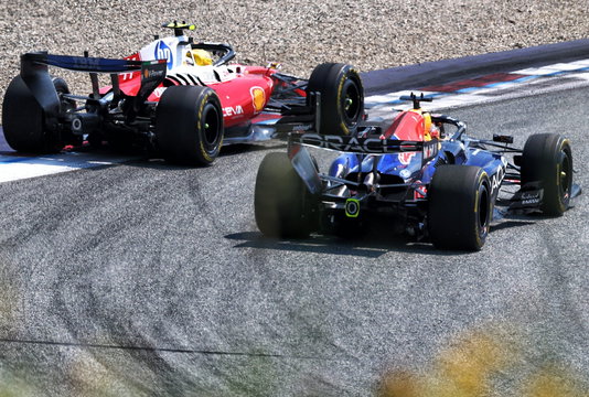 Verstappen Hamilton race Austria