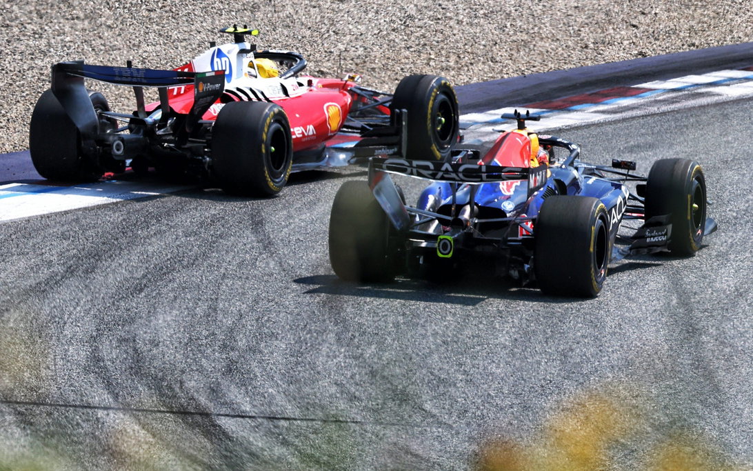 Verstappen Hamilton race Austria