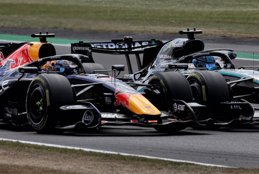Verstappen Russell sprint Silverstone