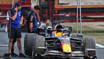 Verstappen 'gebutst en gehavend': Internationale media steunen Max na 'onverdiende' rampspoed