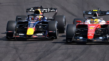 Lewis Hamilton 'schaakmat' gezet door Max Verstappen