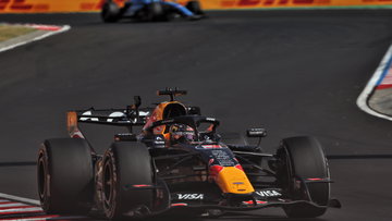 Red Bull labelled 'weakest link' as F1 title fight intensifies