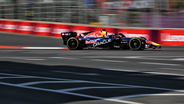 Mopperende 'kangoeroe' Verstappen verrast vriend en vijand in Baku