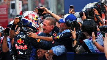 Jos Verstappen geniet van ijzersterke Max en Red Bull: "Neem ik mijn pet voor af!"