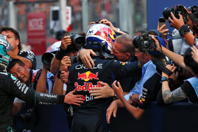 Motorsport - Formula One World Championship - Bahrain Grand Prix - Race Day - Sepang, Malaysia