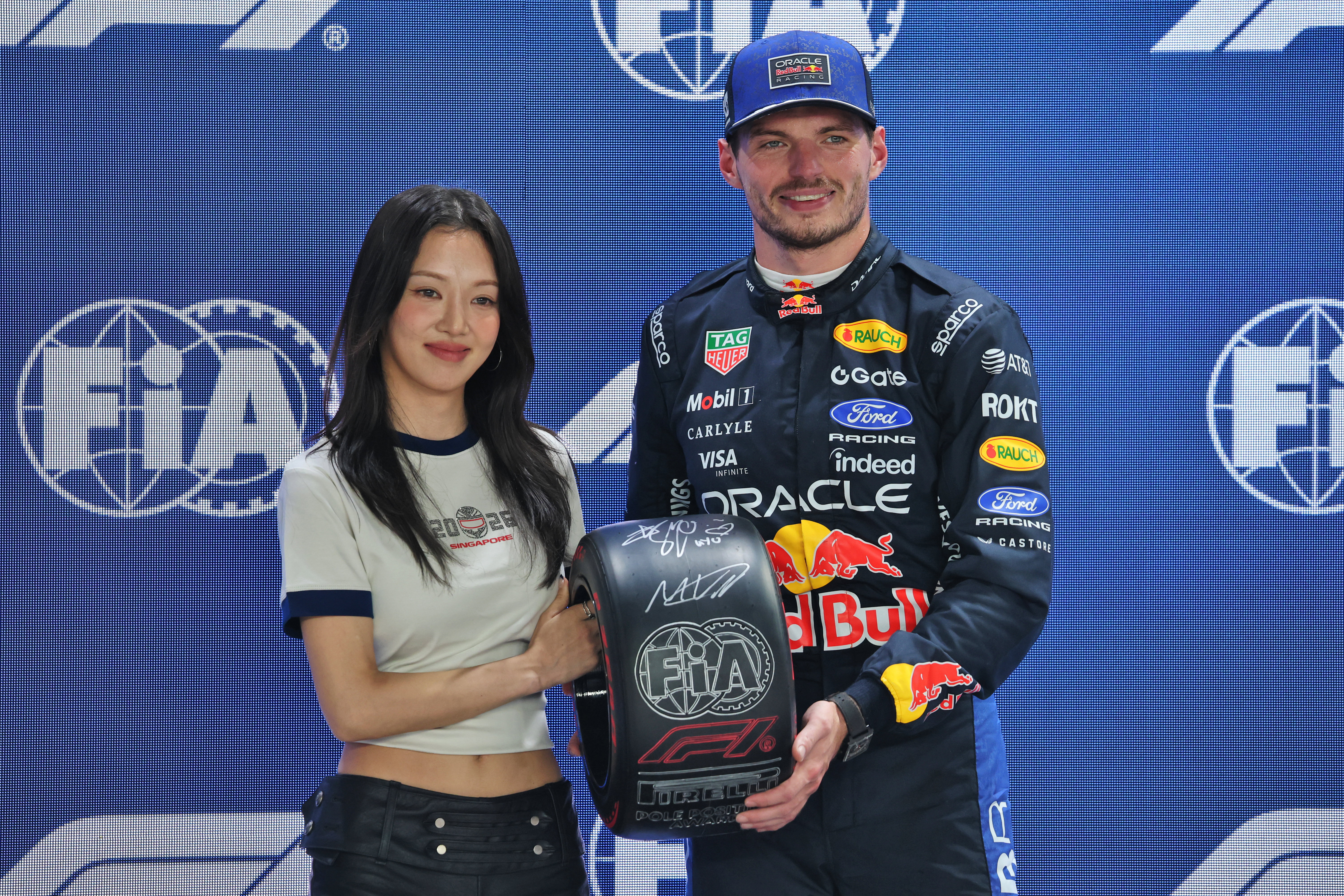 Verstappen pole Singapore