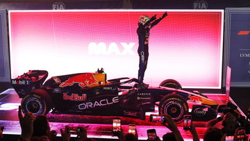 Verstappen zet Red Bull in het zonnetje na magistraal optreden