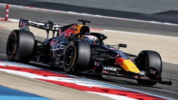 Snelle Verstappen laat tanden zien tijdens vliegende start in Bahrein