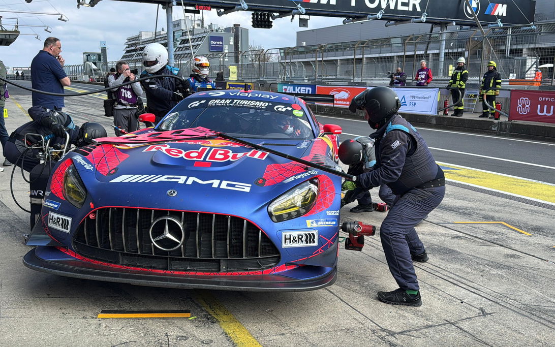 Verstappen's team disqualified, called 'beginners' over tire error