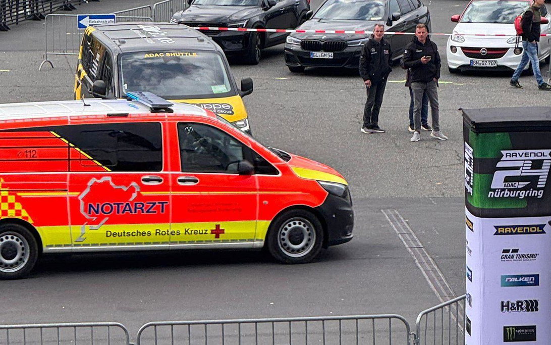 Vários pilotos se lesionam em acidente múltiplo no Nürburgring