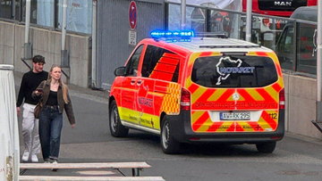 Ambulance on track as red flag stops race at Nurburgring