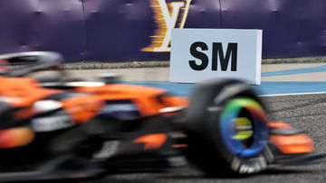 What is straight mode in F1 and how does it work?