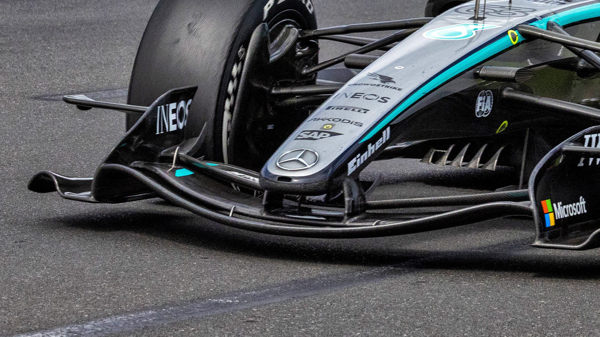 Mercedes wing active aero