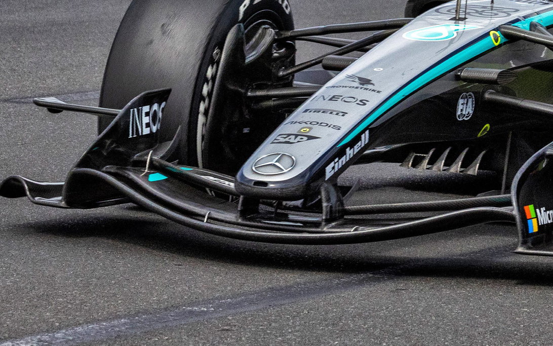 Mercedes wing active aero