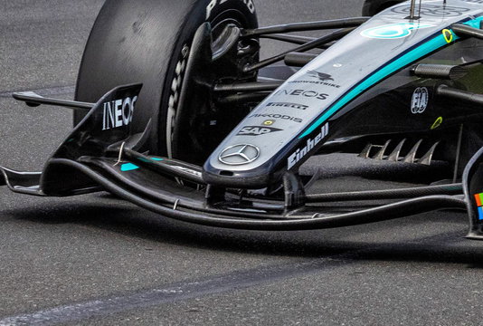 Mercedes wing active aero