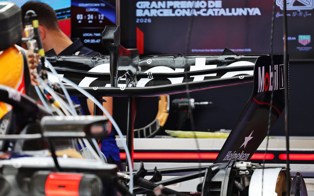Red Bull rear wing Barcelona