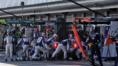 Lindblad Pit Crew