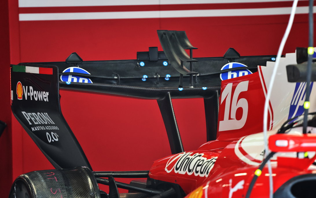 Ferrari rear wing winglets Hungary
