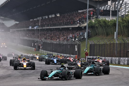 Malaysia race start rain