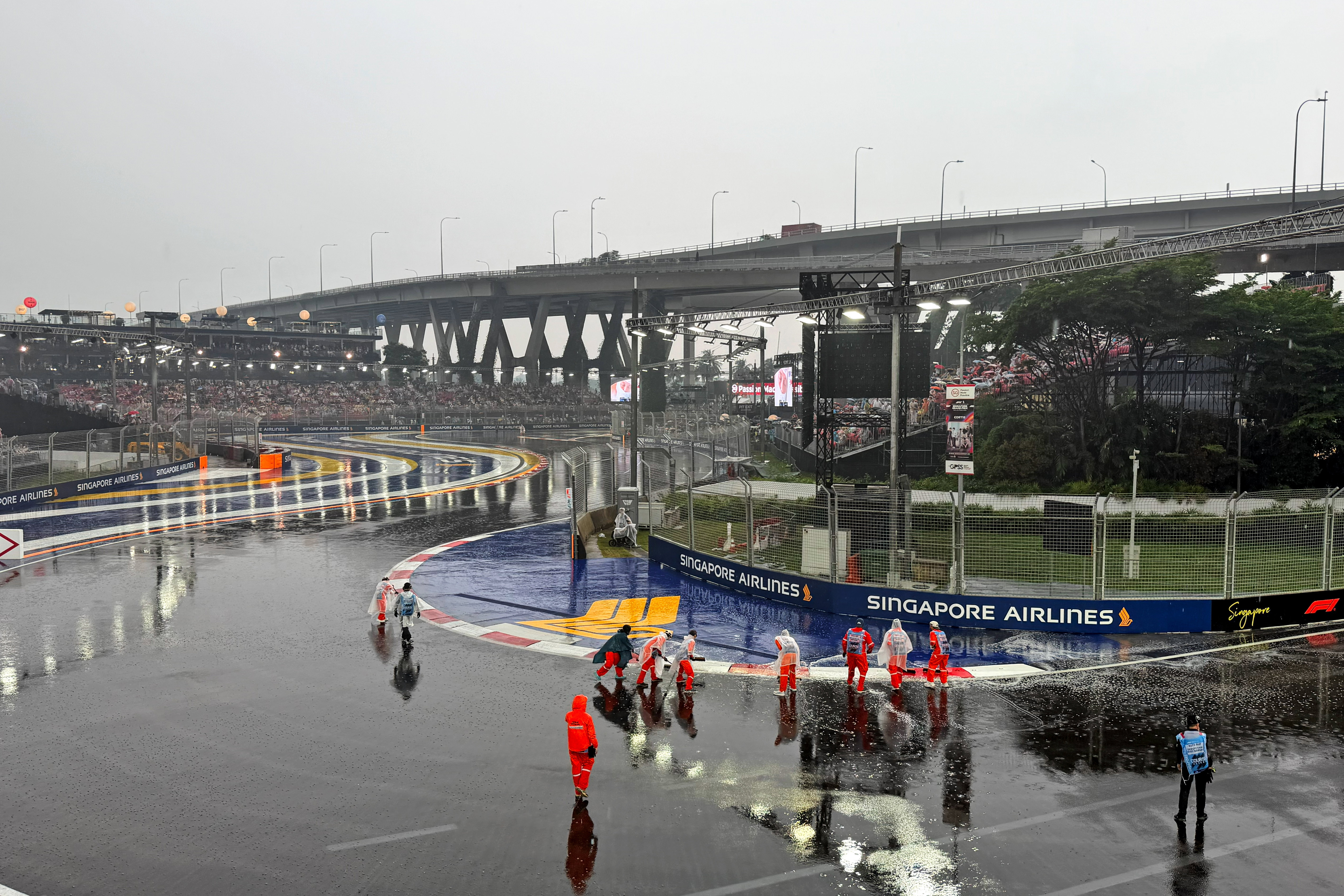 Singapore sprint start delay rain