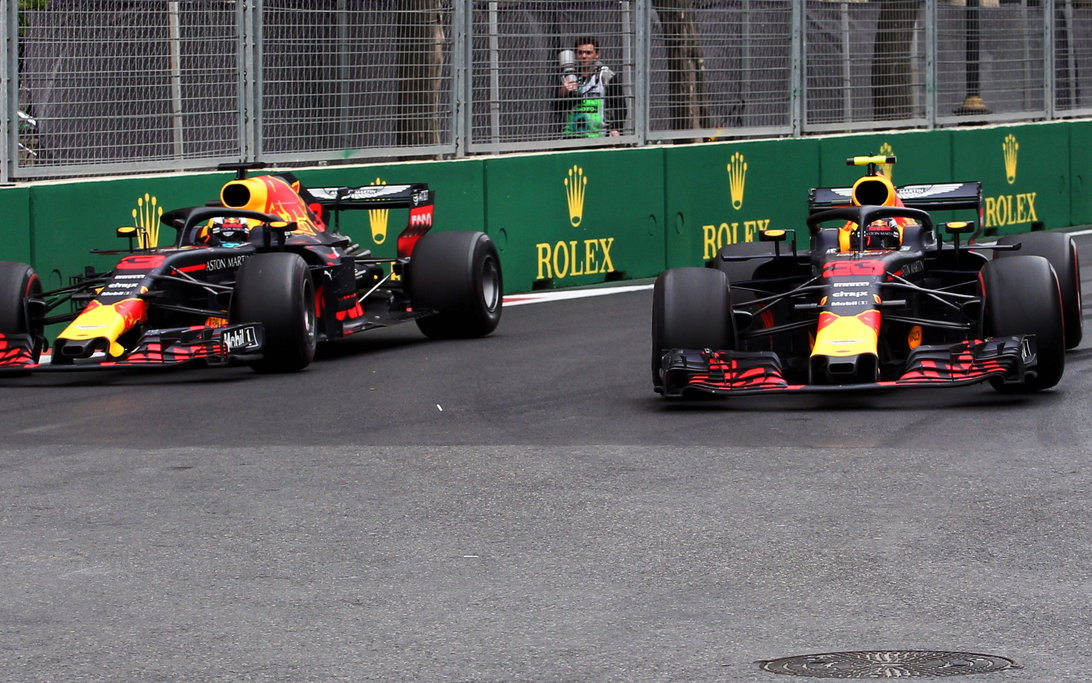 Verstappen Ricciardo Baku 2018