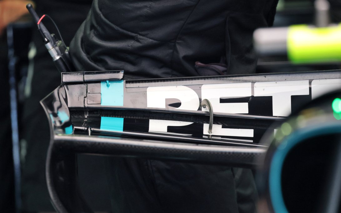 Mercedes rear wing Bahrain test