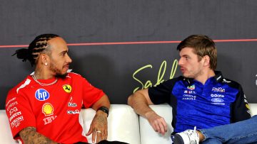 Verstappen en Hamilton eensgezind over 'gevaarlijke' starts: "Dan begin je lekker vanuit de pits!"