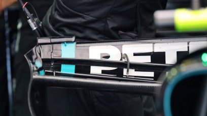 Mercedes rear wing Bahrain test